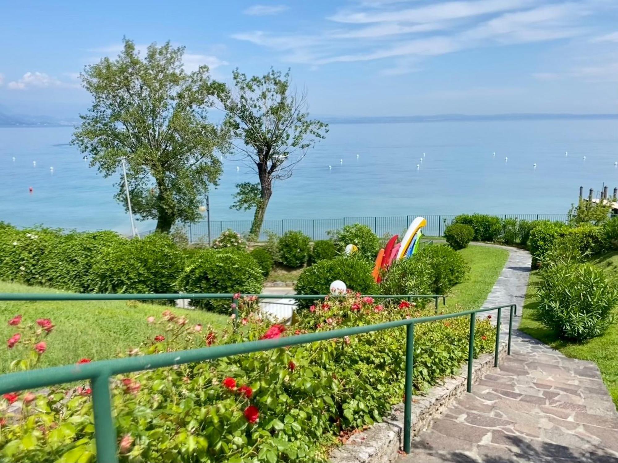 Front Lake Amazing View 마네르바 델 가르다 외부 사진